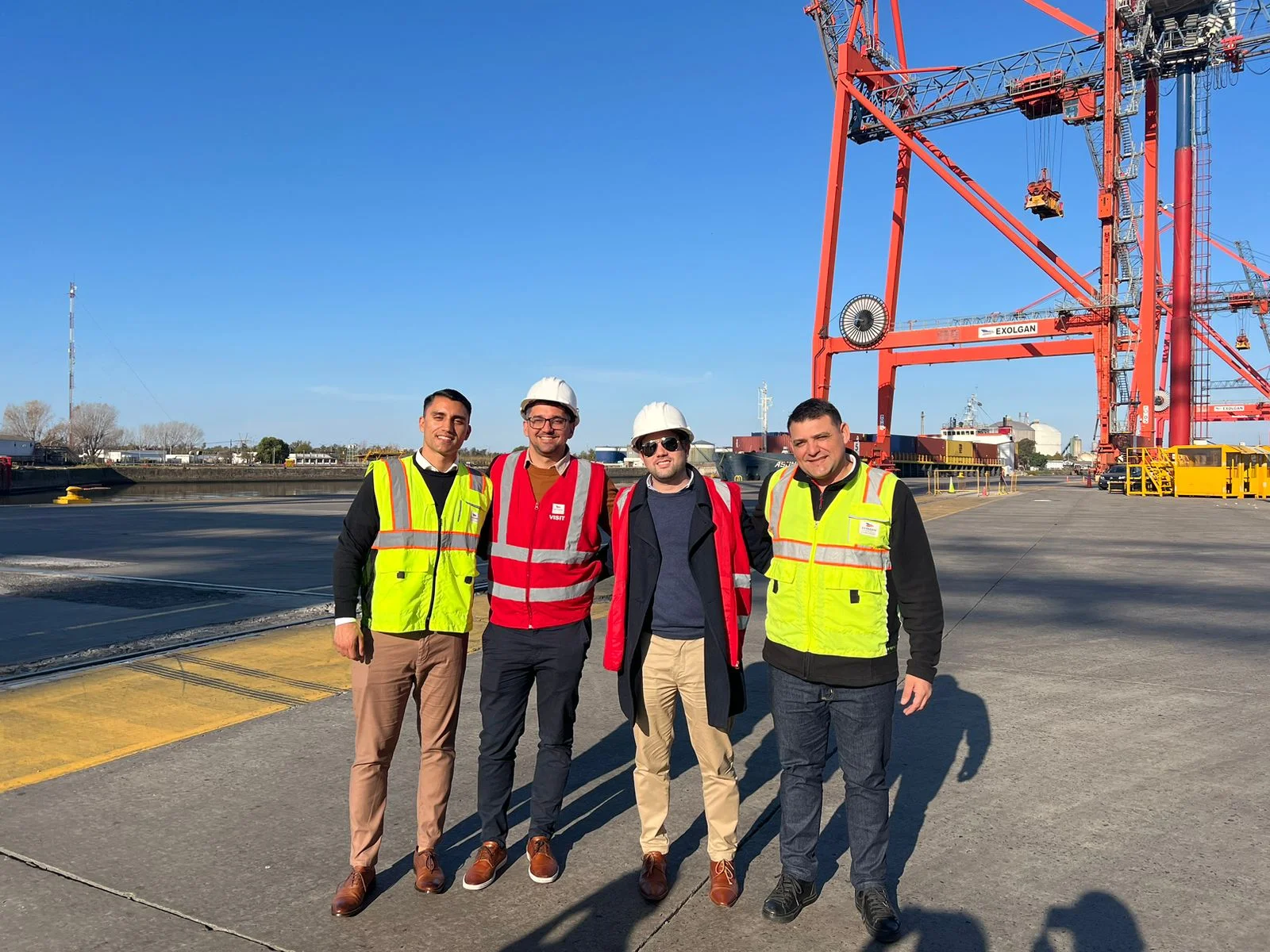 Equipo completo en recepción